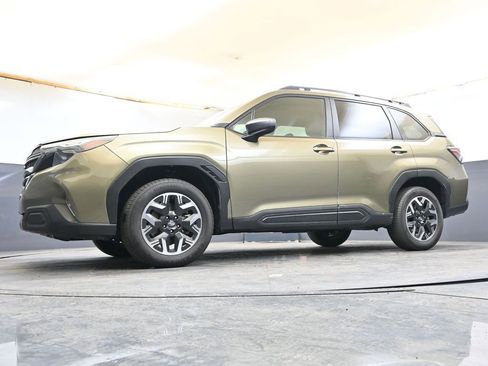 Certified 2025 Subaru Forester Premium AWD/4WD image 31