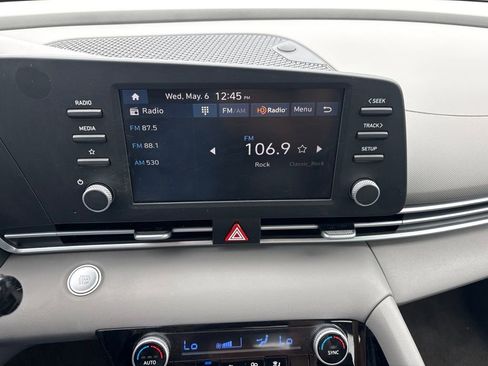 Used 2025 Hyundai Elantra Hybrid FWD image 20