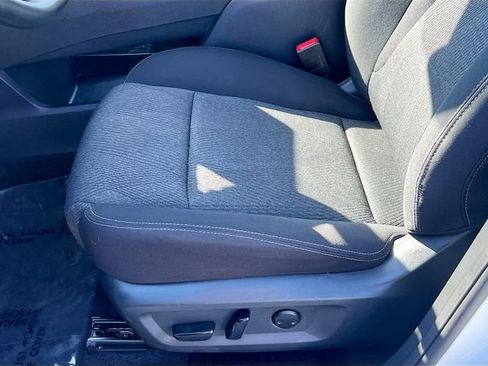 Used 2024 Nissan Rogue SV image 17