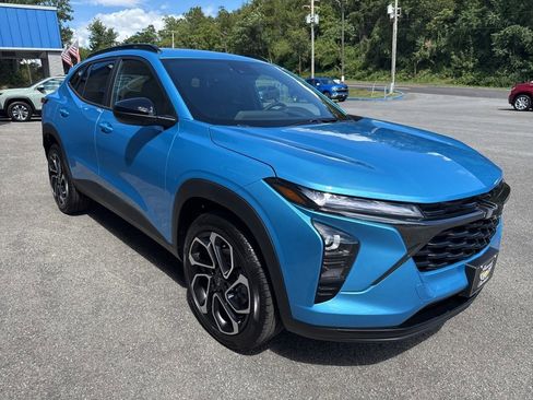 New 2025 Chevrolet Trax RS w/ Driver Confidence Package image 11