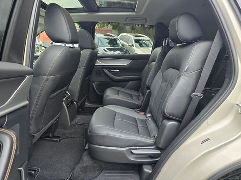 Used 2024 MAZDA CX-90 Plug-In Hybrid w/ Premium Pkg image 17