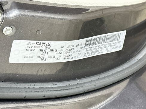 Used 2019 Chrysler Pacifica Touring-L Plus w/ Advanced Safetytec Group FWD image 12