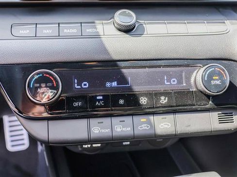 New 2025 Hyundai Elantra SEL image 20