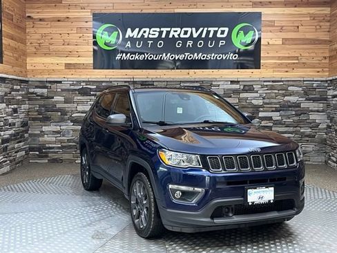 Used 2021 Jeep Compass Latitude w/ Sun and Sound Group AWD/4WD image 2