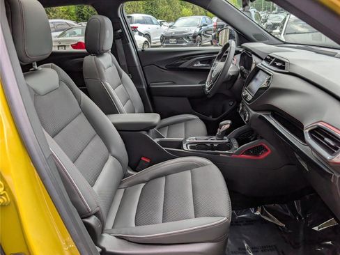 Used 2023 Chevrolet TrailBlazer RS w/ Sun and Liftgate Package AWD/4WD image 12