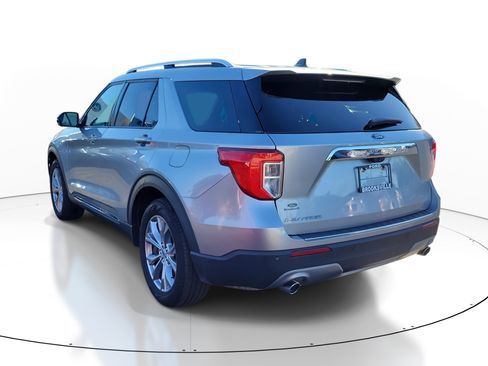 Used 2023 Ford Explorer Limited image 4