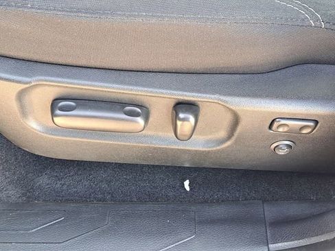 Used 2020 Toyota Tacoma TRD Sport w/ Technology Package image 6