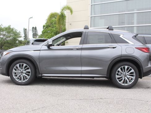 Certified 2025 INFINITI QX50 Luxe image 2