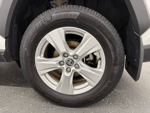 Used 2020 Toyota RAV4 LE w/ All Weather Liner Package AWD/4WD image 20