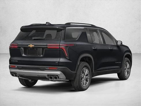 Used 2026 Chevrolet Traverse LT w/ Midnight/Sport Edition image 2