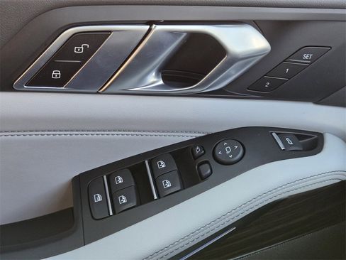 New 2026 BMW X5 xDrive50e w/ Premium Package image 25