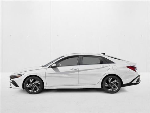 New 2025 Hyundai Elantra Limited image 3