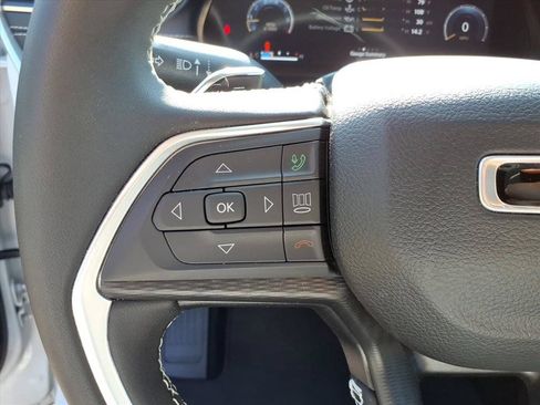 Used 2024 Jeep Grand Cherokee L Laredo AWD/4WD image 28