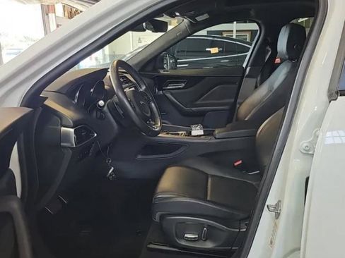 Used 2019 Jaguar F-PACE Premium AWD/4WD image 9