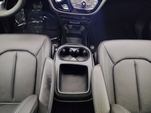 New 2026 Chrysler Pacifica Select FWD image 26