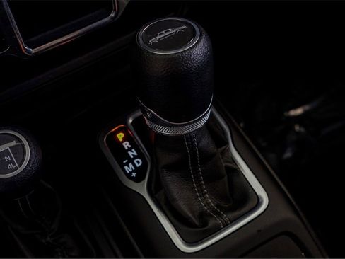 Used 2024 Jeep Gladiator Sport image 13