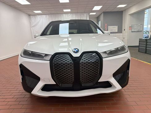Used 2025 BMW iX xDrive50 w/ Premium Package image 5