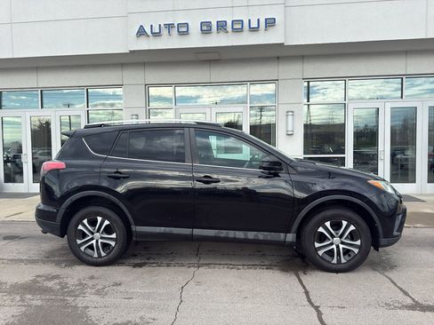 Used 2016 Toyota RAV4 LE image 2