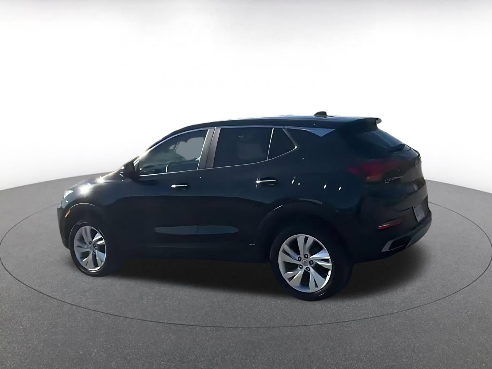 Used 2025 Buick Encore GX Preferred AWD/4WD image 9