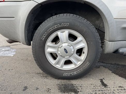 Used 2001 Ford Escape XLT image 26