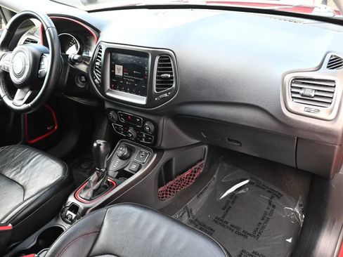 Used 2017 Jeep Compass Trailhawk w/ Leather Interior Group AWD/4WD image 11