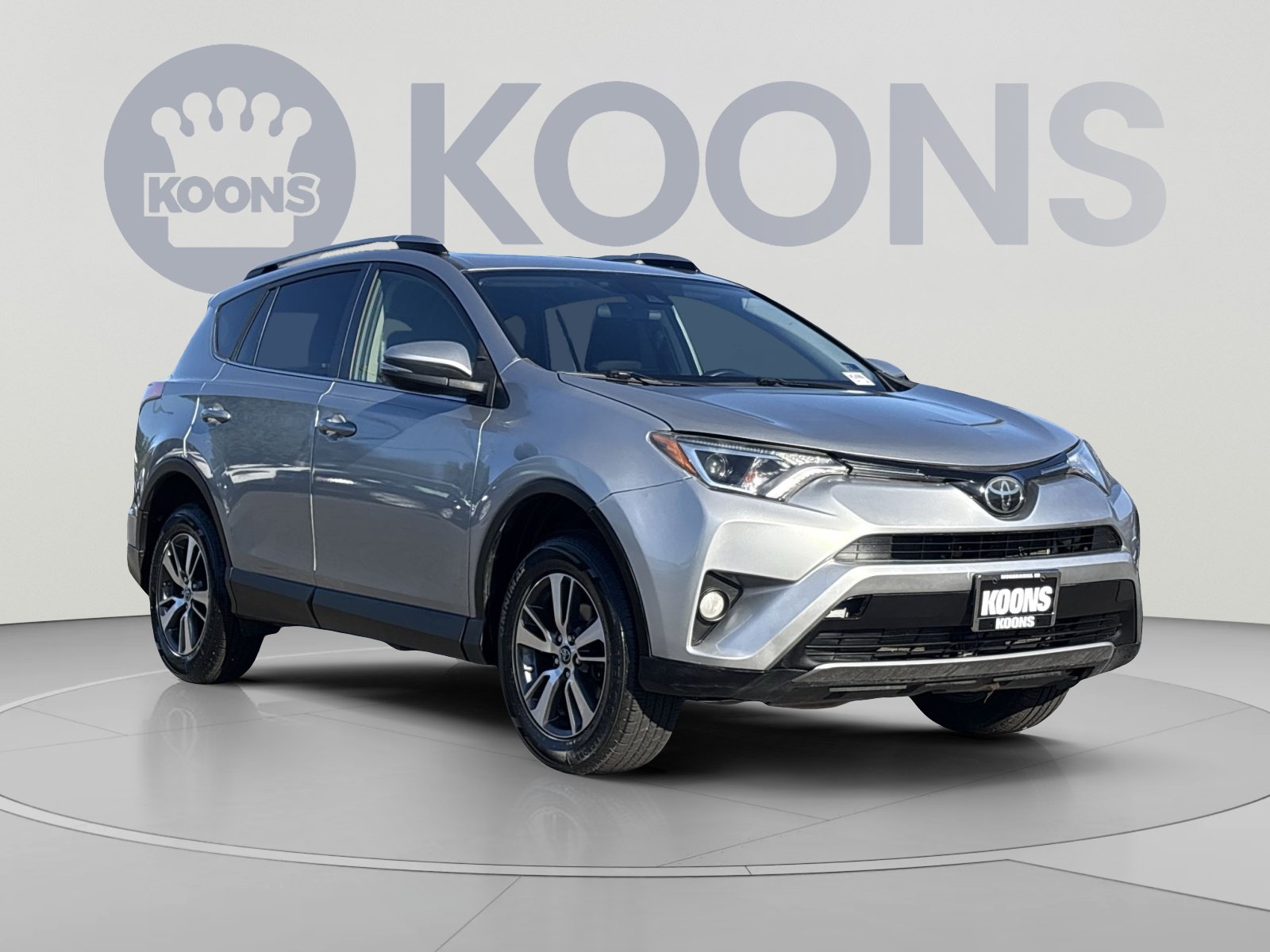 Used 2018 Toyota RAV4 XLE w/ Plus Extra Value Package FWD image 10