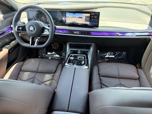 Used 2026 BMW 740i w/ Premium Package RWD image 16