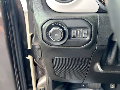 Used 2021 Jeep Wrangler Sport AWD/4WD image 24