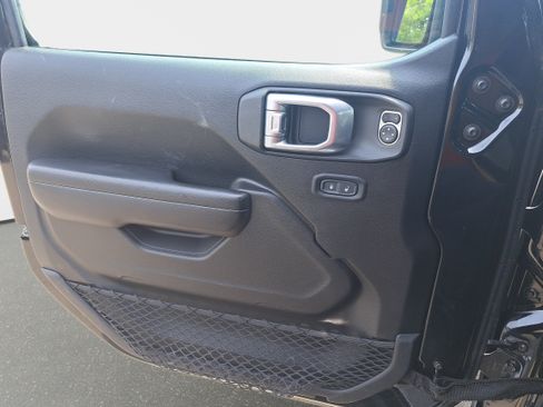 Used 2021 Jeep Wrangler Unlimited Sport AWD/4WD image 25