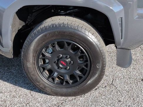 Used 2025 Toyota Tacoma TRD Sport RWD image 10