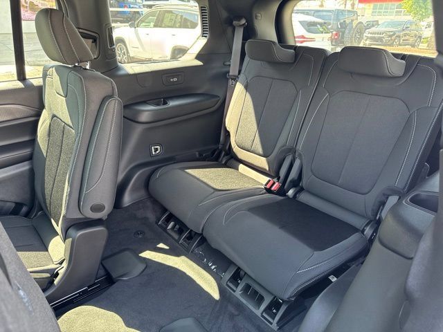 New 2026 Jeep Grand Cherokee L 4WD image 24