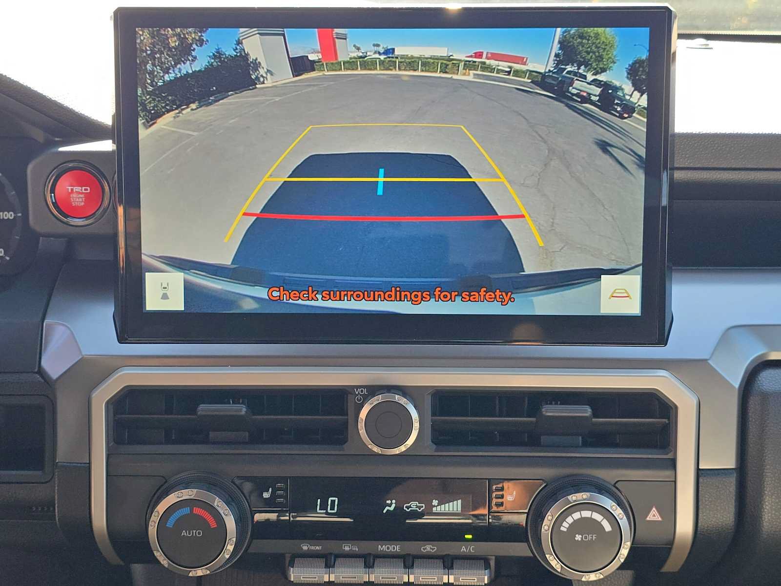 Certified 2025 Toyota Tacoma TRD Off-Road AWD/4WD image 27