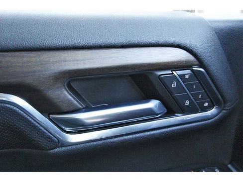 Used 2024 Chevrolet Silverado 2500 High Country w/ High Country Premium Package image 18