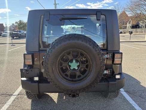 Used 2007 Jeep Wrangler Unlimited X AWD/4WD image 12