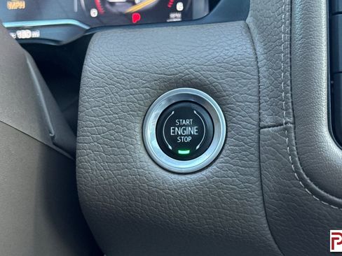 Certified 2022 GMC Yukon Denali w/ Denali Premium Package AWD/4WD image 29