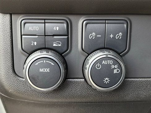 Used 2024 Chevrolet Suburban LT AWD/4WD image 32