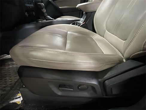 Used 2019 Ford Ranger Lariat w/ Equipment Group 501A Mid image 18