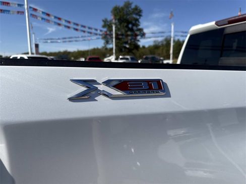 Used 2021 GMC Sierra 1500 SLT image 6