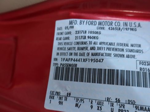 Used 1999 Ford Mustang Convertible RWD image 39
