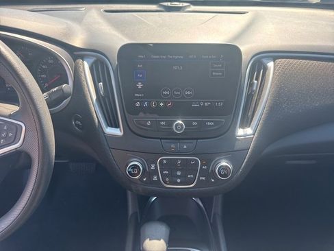Used 2024 Chevrolet Malibu LT image 10