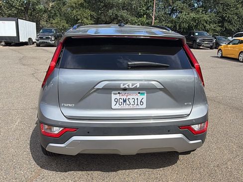 Used 2023 Kia Niro EX FWD image 6