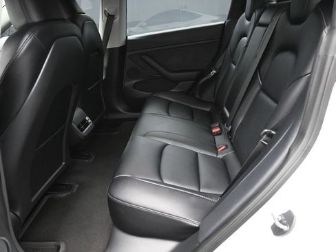Used 2023 Tesla Model 3 Performance image 3