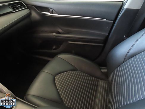 Used 2022 Toyota Camry SE FWD image 19