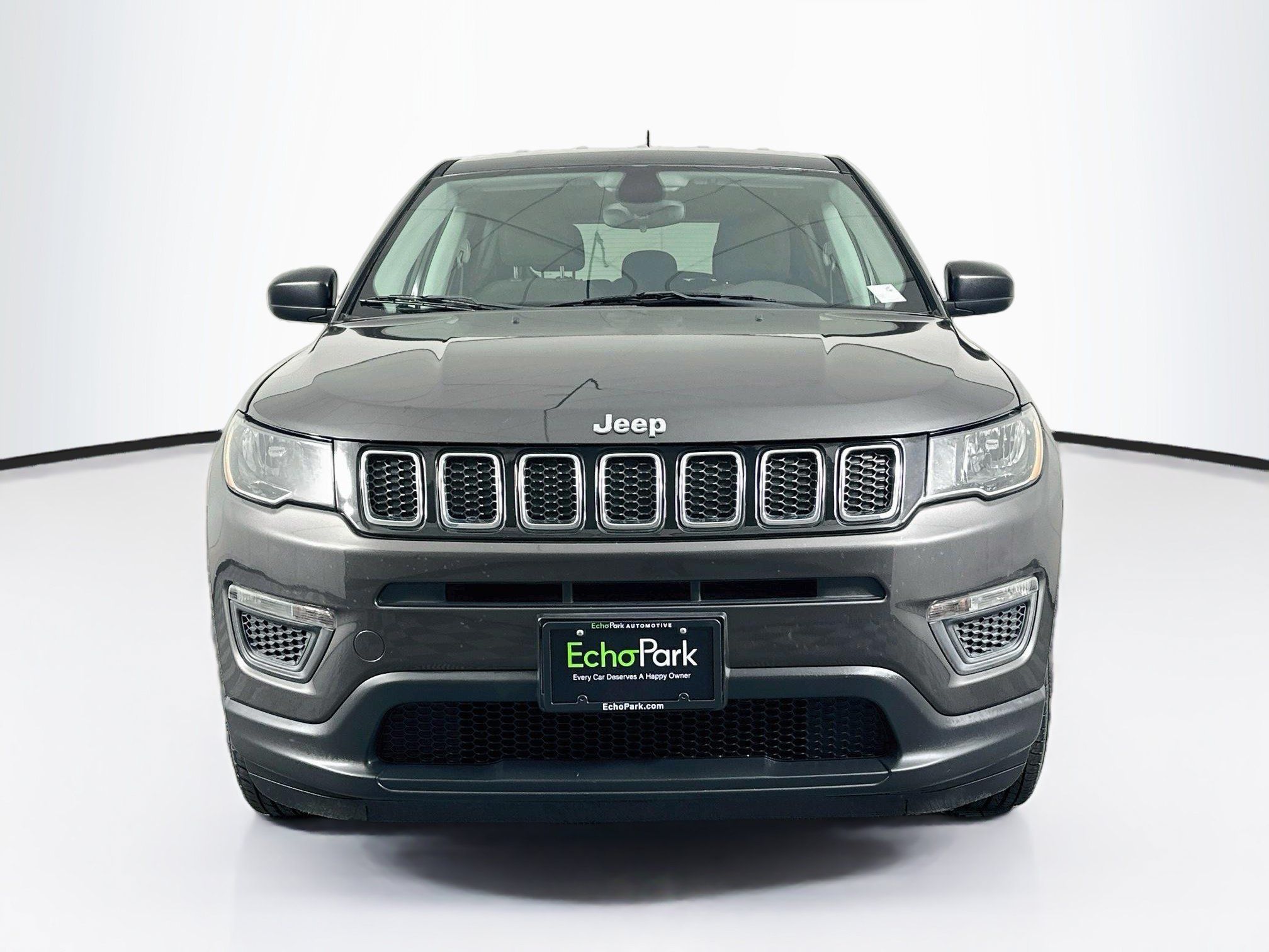 Used 2018 Jeep Compass Sport FWD image 2