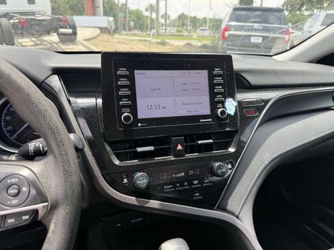 Used 2022 Toyota Camry LE FWD image 19