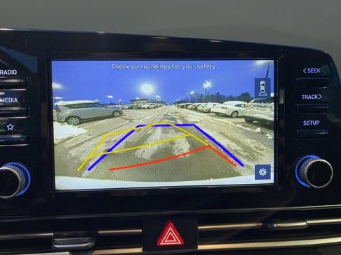 Used 2021 Hyundai Elantra SEL w/ Convenience Package image 10