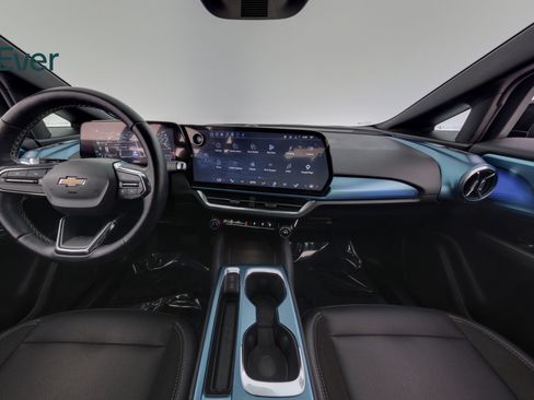 Used 2024 Chevrolet Equinox EV LT FWD image 26