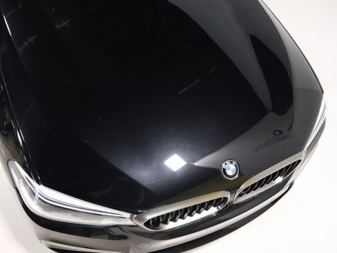 Used 2018 BMW M550i xDrive image 26