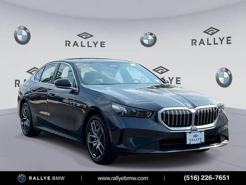 Used 2026 BMW 530i xDrive w/ Premium Package AWD/4WD image 1