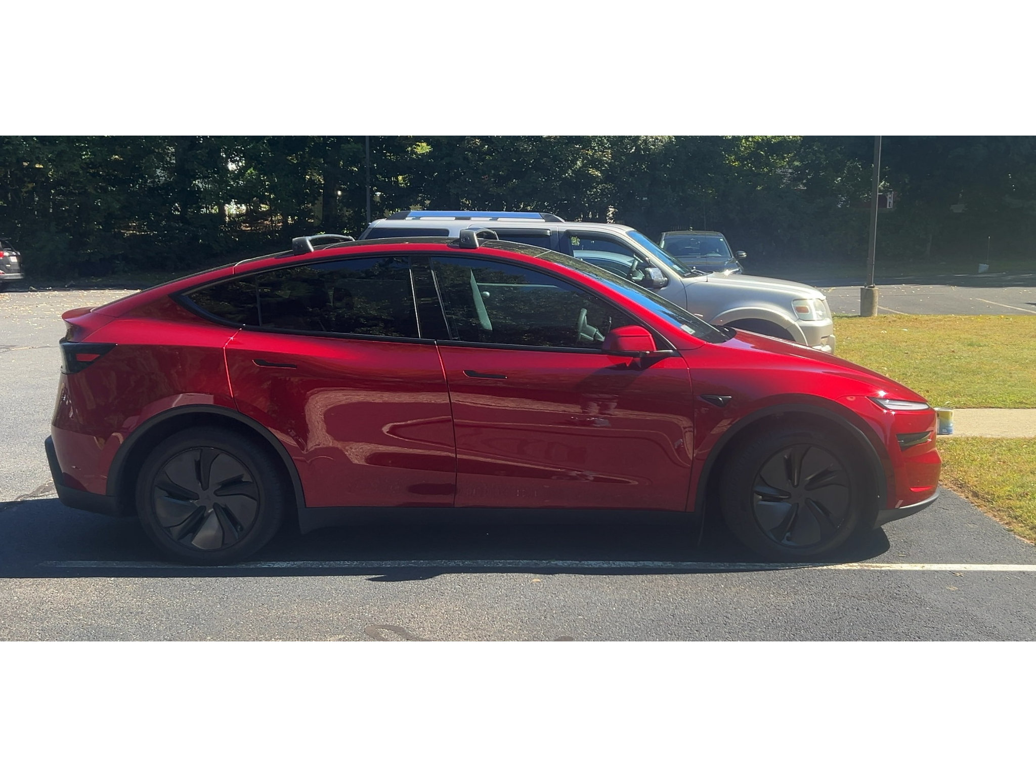 Used 2026 Tesla Model Y AWD image 5
